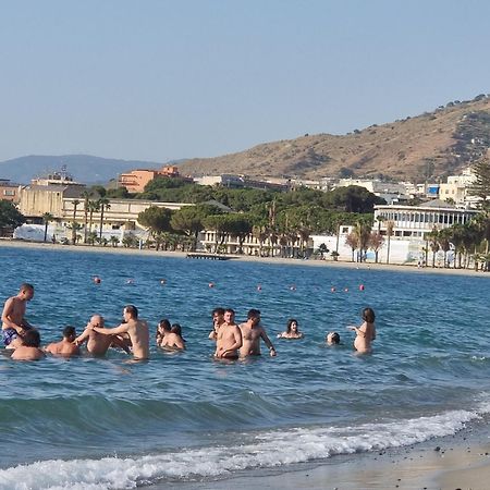 Loft Magna Grecia Reggio Calabria Centro Storico A 3 Minuti A Piedi Dal Mare Apartamento Exterior foto