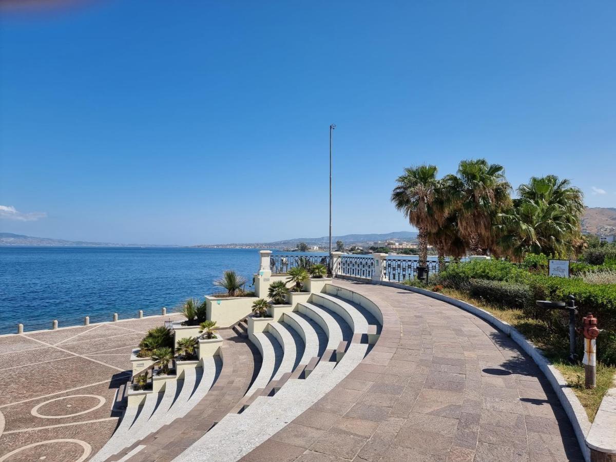 Loft Magna Grecia Reggio Calabria Centro Storico A 3 Minuti A Piedi Dal Mare Apartamento Exterior foto