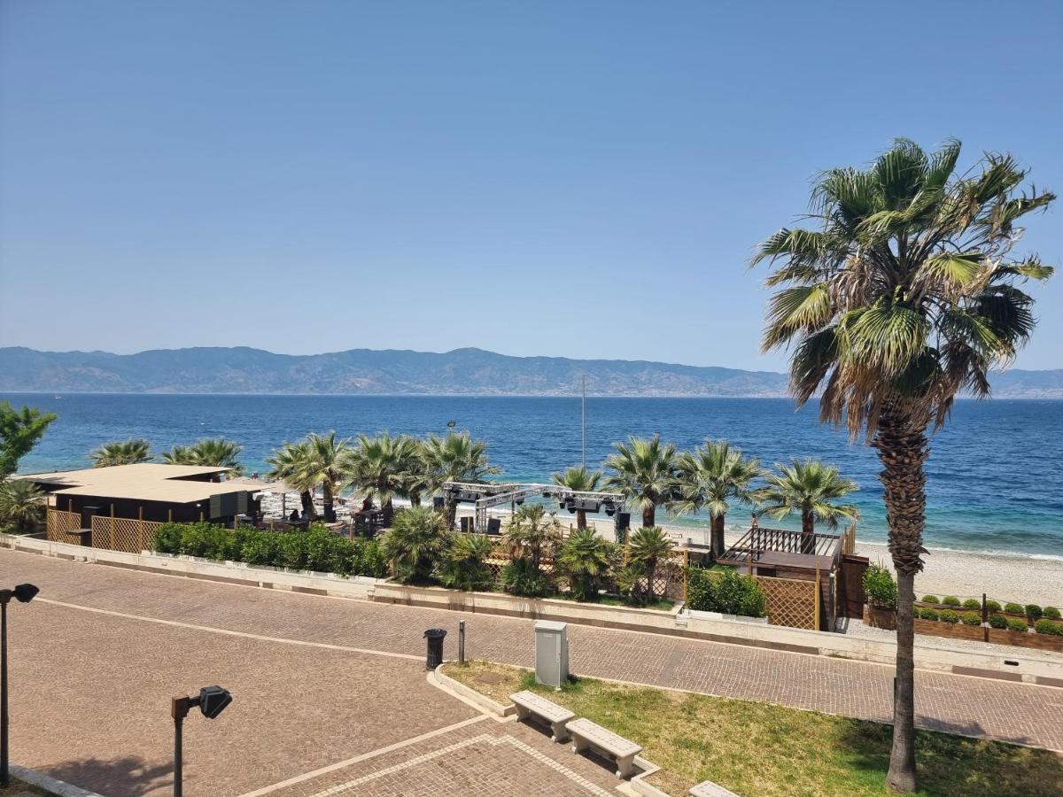Loft Magna Grecia Reggio Calabria Centro Storico A 3 Minuti A Piedi Dal Mare Apartamento Exterior foto