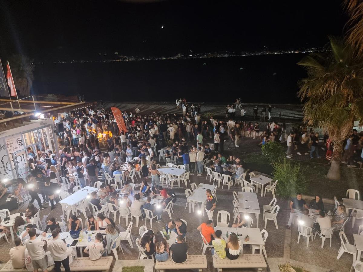 Loft Magna Grecia Reggio Calabria Centro Storico A 3 Minuti A Piedi Dal Mare Apartamento Exterior foto