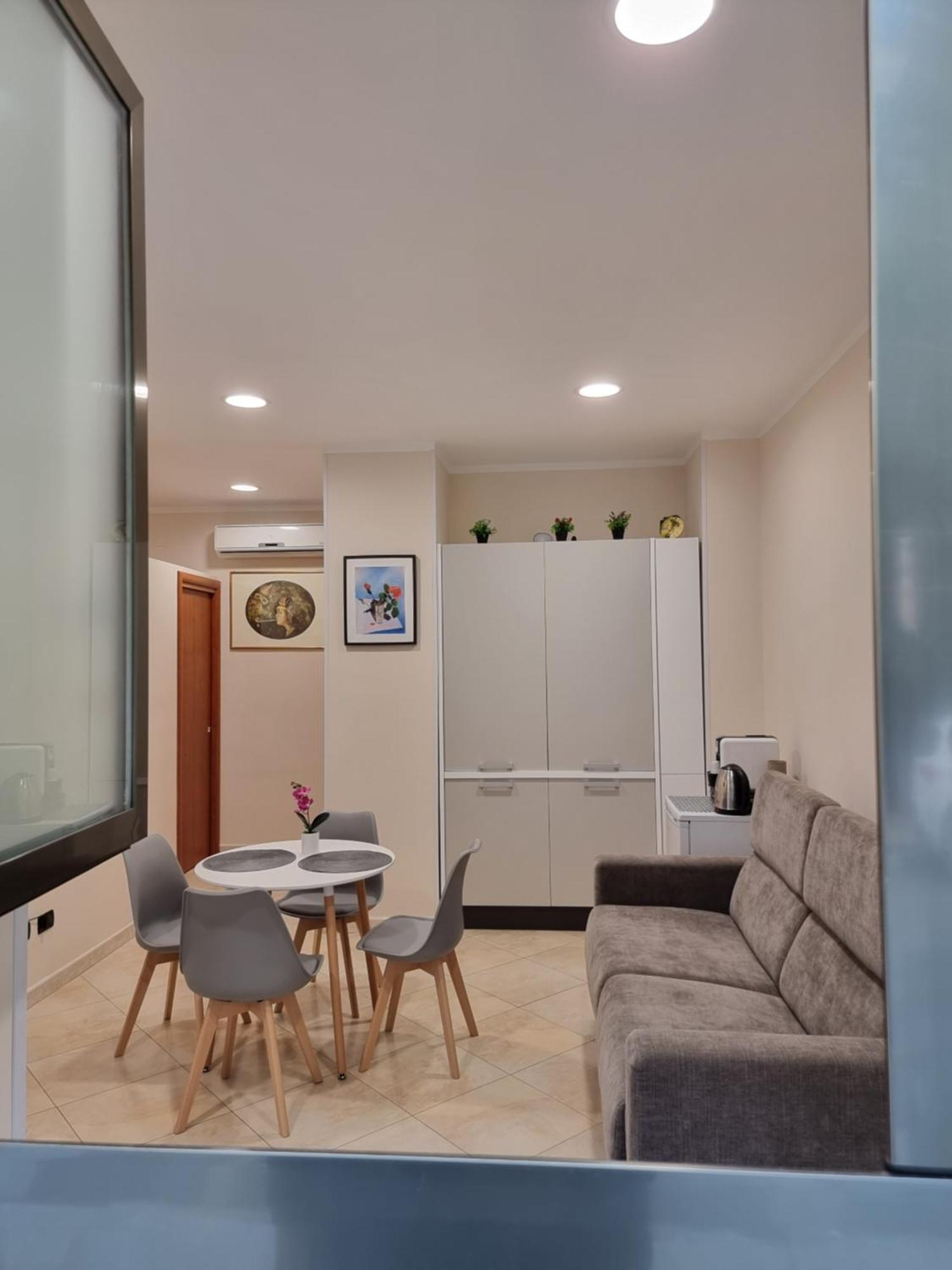Loft Magna Grecia Reggio Calabria Centro Storico A 3 Minuti A Piedi Dal Mare Apartamento Exterior foto