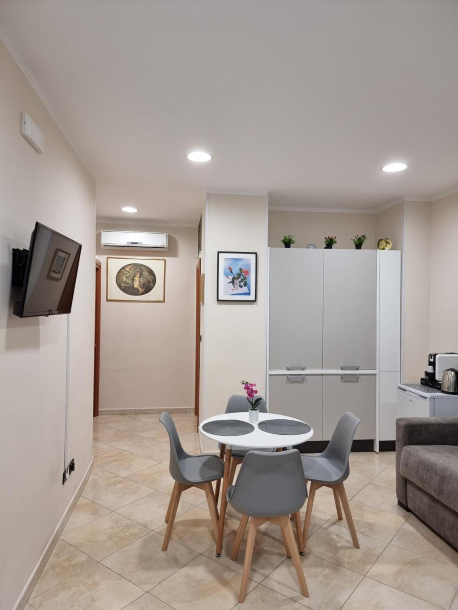 Loft Magna Grecia Reggio Calabria Centro Storico A 3 Minuti A Piedi Dal Mare Apartamento Exterior foto