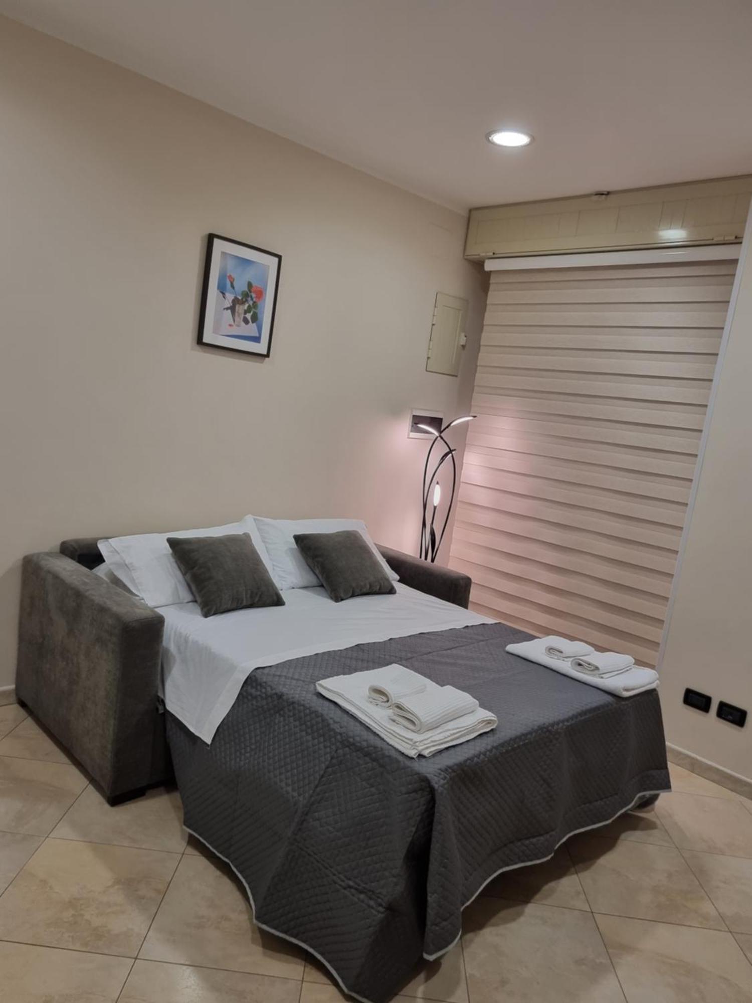 Loft Magna Grecia Reggio Calabria Centro Storico A 3 Minuti A Piedi Dal Mare Apartamento Exterior foto